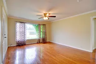1110 Wade Hampton St, Benbrook, TX 76126 - Photo 4