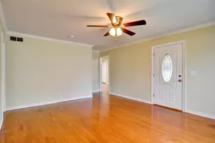 1110 Wade Hampton St, Benbrook, TX 76126 - Photo 6