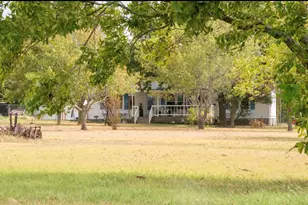 394 Hcr 1143, Blum, TX 76627 - Photo 1