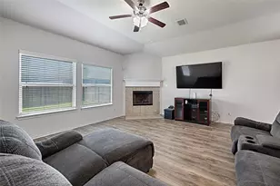401 Sandhurst Dr, Crowley, TX 76036 - Photo 16