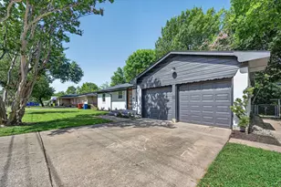 425 N Hamilton St, Farmersville, TX 75442 - Photo 2