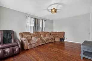 1029 S Bryan St, Mesquite, TX 75149 - Photo 4