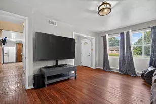 1029 S Bryan St, Mesquite, TX 75149 - Photo 4