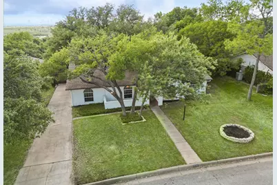 404 Green River Trail, Fort Worth, TX 76103 - Photo 2