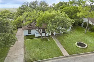 404 Green River Trail, Fort Worth, TX 76103 - Photo 2