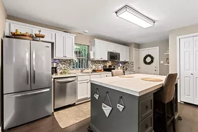 1130 S Montreal Avenue, Dallas, TX 75208 - Photo 6