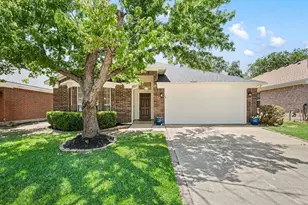 1137 Union Dr, Saginaw, TX 76131 - Photo 1
