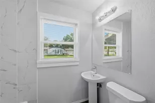 718 W Belden St, Sherman, TX 75092 - Photo 16