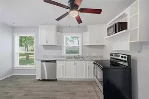 718 W Belden St, Sherman, TX 75092 - Photo 8