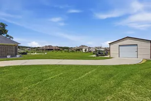 205 Lavender Ct, Springtown, TX 76082 - Photo 36