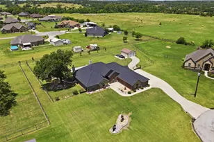 205 Lavender Ct, Springtown, TX 76082 - Photo 36