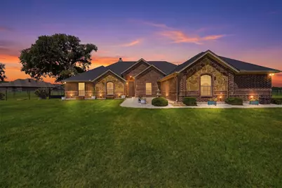 205 Lavender Court, Springtown, TX 76082 - Photo 1
