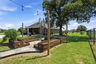 205 Lavender Ct, Springtown, TX 76082 - Photo 34