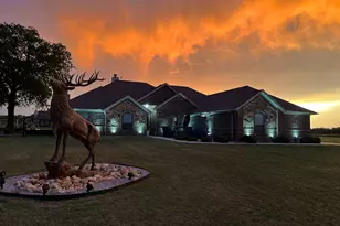 205 Lavender Ct, Springtown, TX 76082 - Photo 4