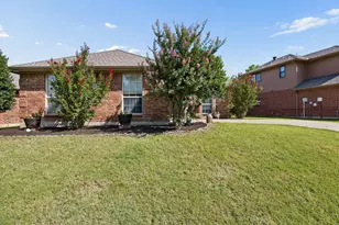 1833 Melton Dr, Carrollton, TX 75010 - Photo 2