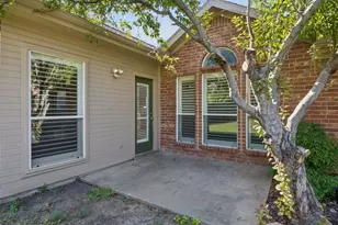 1833 Melton Dr, Carrollton, TX 75010 - Photo 28