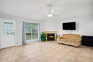 4310 Quail Field Dr, Arlington, TX 76001 - Photo 4