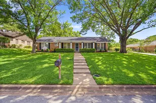 409 Summit Ridge Dr, Euless, TX 76039 - Photo 1