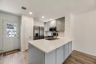 28 Abbey Rd, Euless, TX 76039 - Photo 1