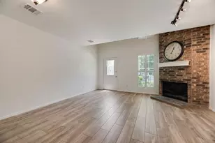 28 Abbey Rd, Euless, TX 76039 - Photo 4