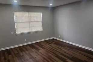 5604 Oak Grove Rd, Fort Worth, TX 76134 - Photo 2