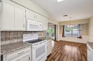 2813 Cripple Creek Trail, Grapevine, TX 76051 - Photo 10