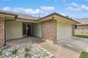 2813 Cripple Creek Trail, Grapevine, TX 76051 - Photo 2