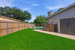 745 Greenhill Ln, Grand Prairie, TX 75052 - Photo 36