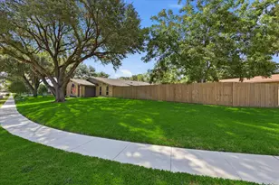 745 Greenhill Ln, Grand Prairie, TX 75052 - Photo 2