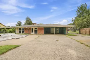 1444 Oaklawn Dr, Corsicana, TX 75110 - Photo 4