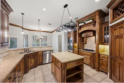 620 Highview Lane, Hurst, TX 76054 - Photo 4