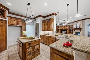 620 Highview Ln, Hurst, TX 76054 - Photo 6