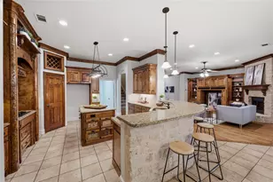 620 Highview Ln, Hurst, TX 76054 - Photo 4
