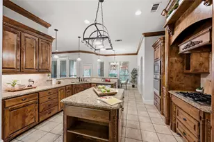 620 Highview Ln, Hurst, TX 76054 - Photo 8