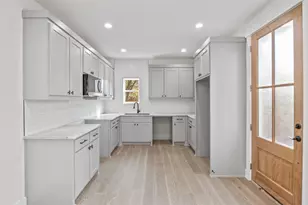 2626 Burger Ave, Dallas, TX 75215 - Photo 6