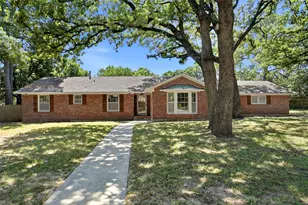900 Live Oak St, Denton, TX 76209 - Photo 1