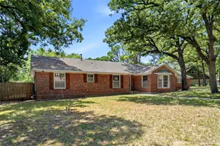 900 Live Oak St, Denton, TX 76209 - Photo 2