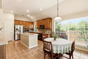 2601 Navasota Dr, Little Elm, TX 75068 - Photo 10