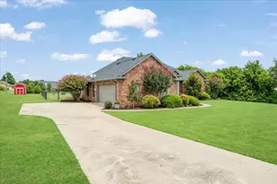146 Derby Dr, Van Alstyne, TX 75495 - Photo 4