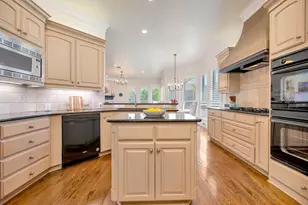 221 Versailles Ln, Keller, TX 76248 - Photo 10