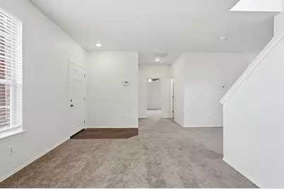 725 Parkford Lane, Arlington, TX 76001 - Photo 2