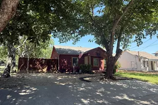 528 S Coppell Rd, Coppell, TX 75019 - Photo 2