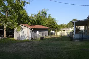 1403 Bonham St, Commerce, TX 75428 - Photo 30