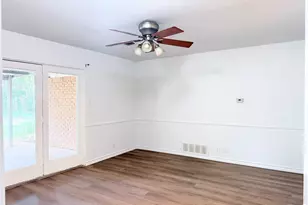 1207 Cherokee St, Arlington, TX 76012 - Photo 4
