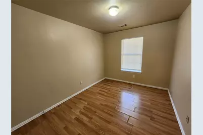 939 Baker Street, Fort Worth, TX 76104 - Photo 12