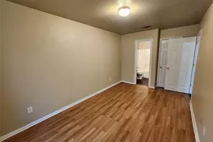 939 Baker St, Fort Worth, TX 76104 - Photo 10