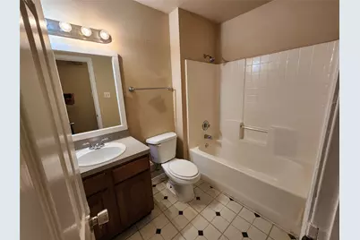 939 Baker Street, Fort Worth, TX 76104 - Photo 14