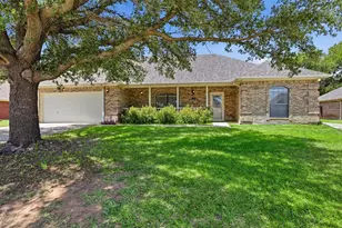 2103 Fair Oaks Dr, Bridgeport, TX 76426 - Photo 2