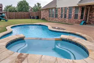 1204 Sand Jack Dr, Corinth, TX 76208 - Photo 2