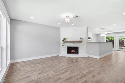 184 Merlin Way, Euless, TX 76039 - Photo 2